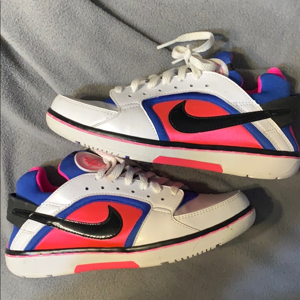 Kids size 5.5 Nike shoes
